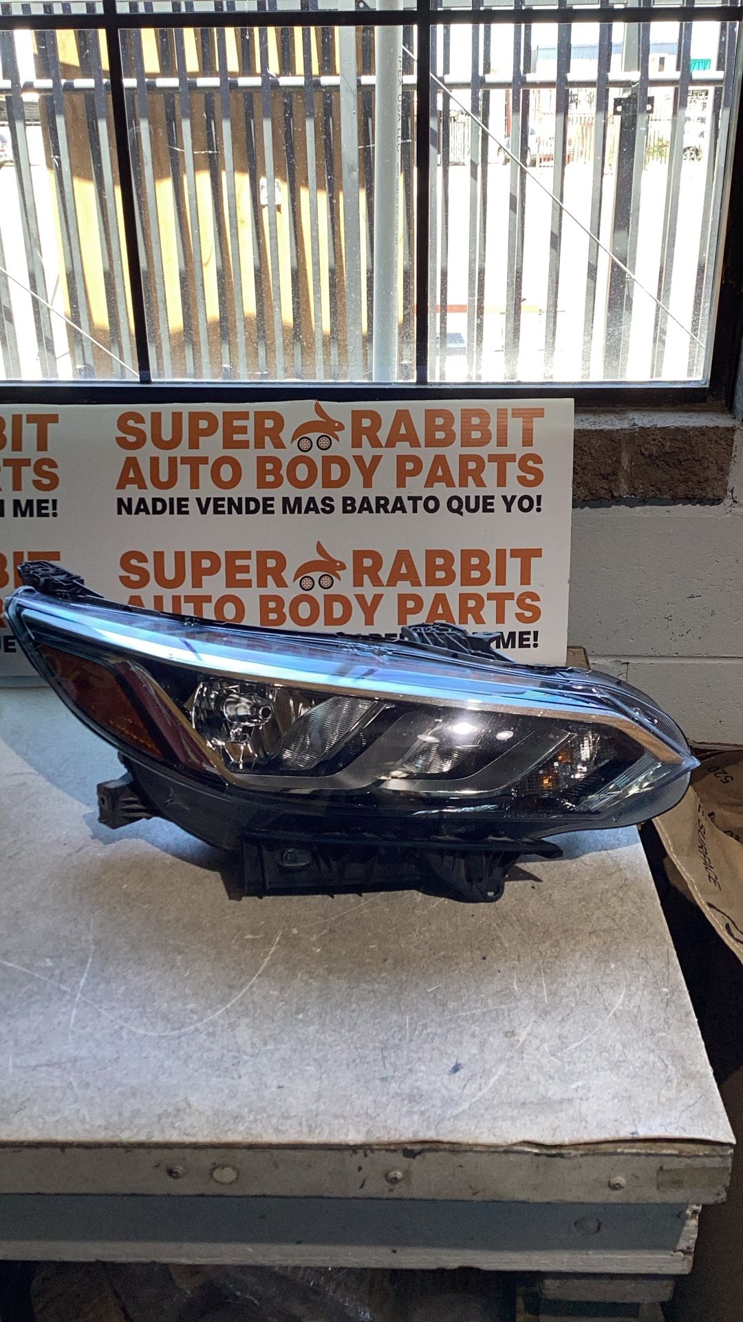 2020 Sentra Passenger Headlight Halogen Original 2024