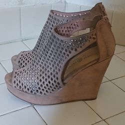 Chinese Laundry Wedge Heels/Shoes