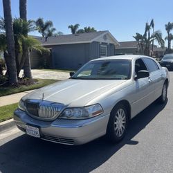 2006 Lincoln Town Car