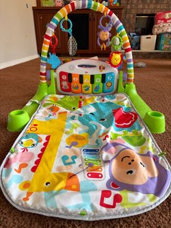Fisher-Price Deluxe Kick & Play Piano Gym
