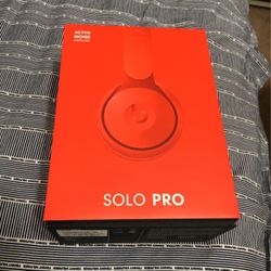 Beats Solo Pro
