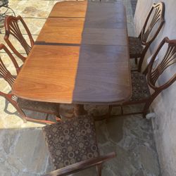 Table With Chairs 