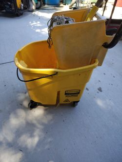 Mop bucket