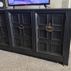 Console/entertainment/buffet table