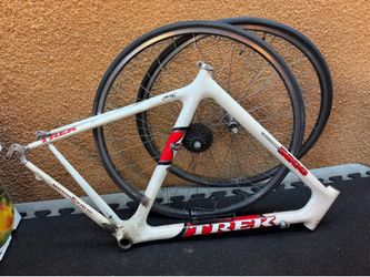 Trek carbon frame and wheels