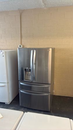 Nice like new LG stailenss steel refrigerator