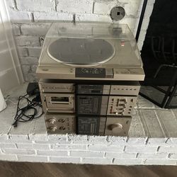 Pioneer PL-L800 Record Player And Matching Equipment 