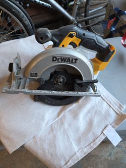 DeWalt 20V Max Cordless Circular Saw