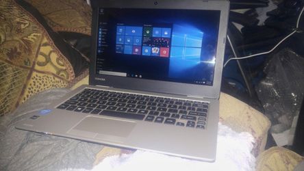TOSHIBA 11.6IN LAPTOP 64GB SSD