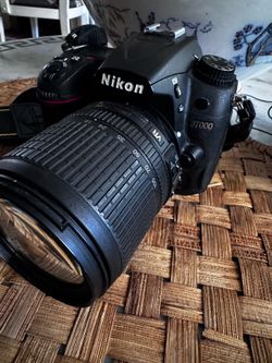 Nikon D7000 Digital SLR DSLR Camera