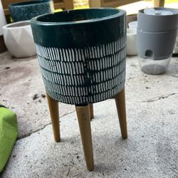 Beautiful Plant Pot With Stand