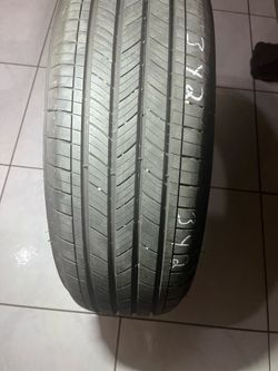 225/65/17. One used Michelin tire great tread.