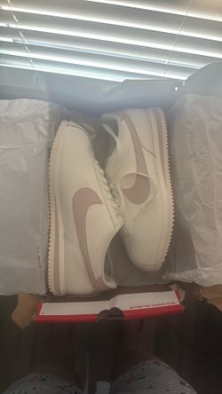 Women’s Nike Cortez’s size 9.5