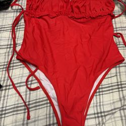 Read One Piece, Bathing Suit
