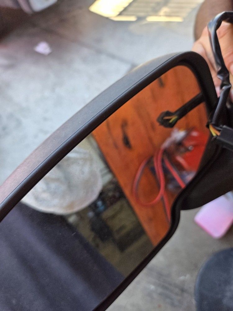 TAHOE LEFT DRIVER SIDE MIRROR