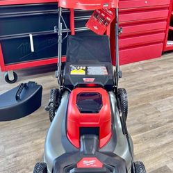 Milwaukee lawn mower M18