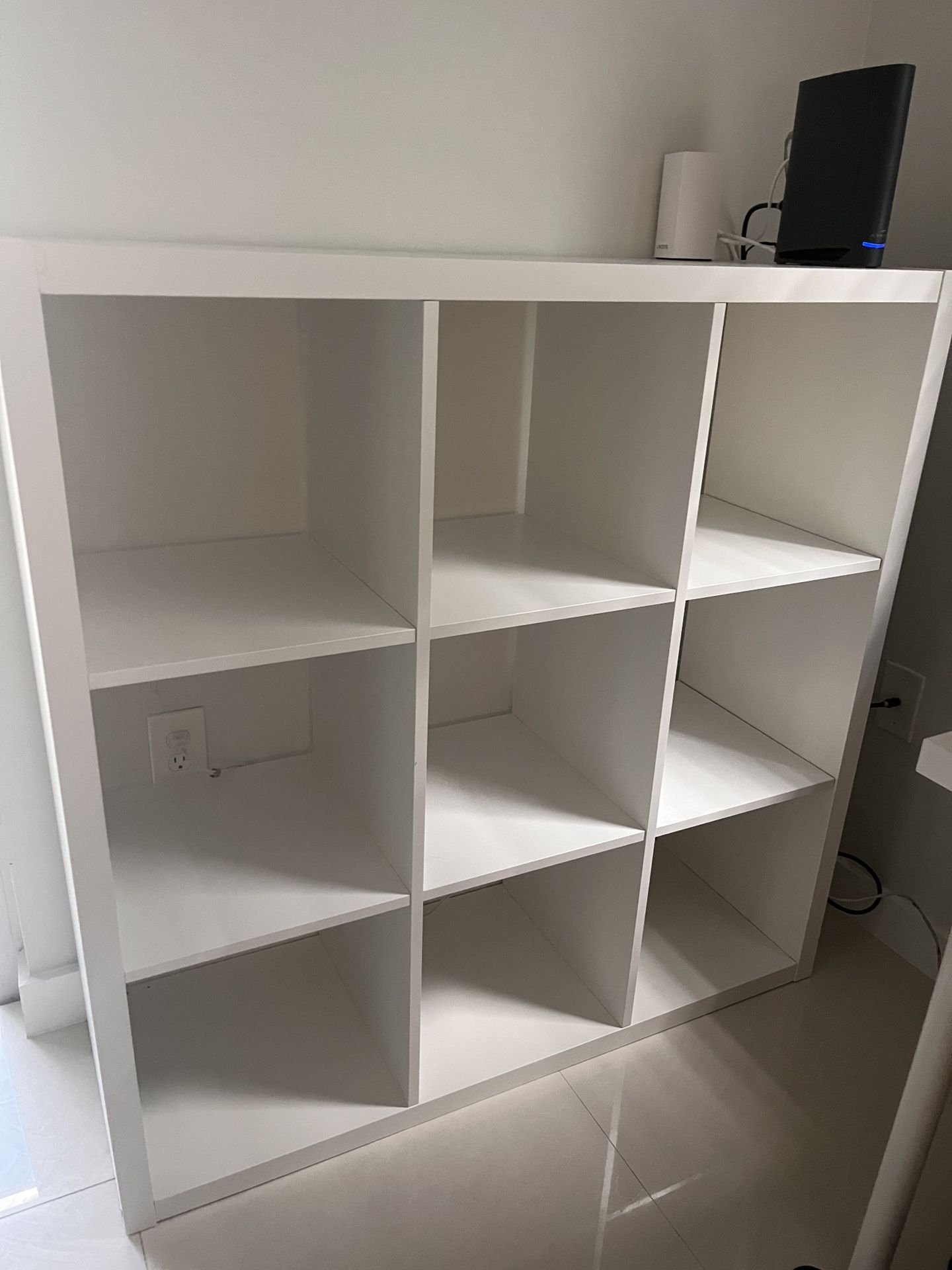 9 Cube Bookshelf/Storage Unit
