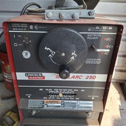Lincon Electric Idealarc 250 Welding Machines 