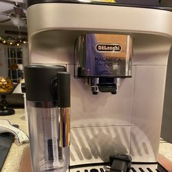 Delonghi Magnifca Evo 