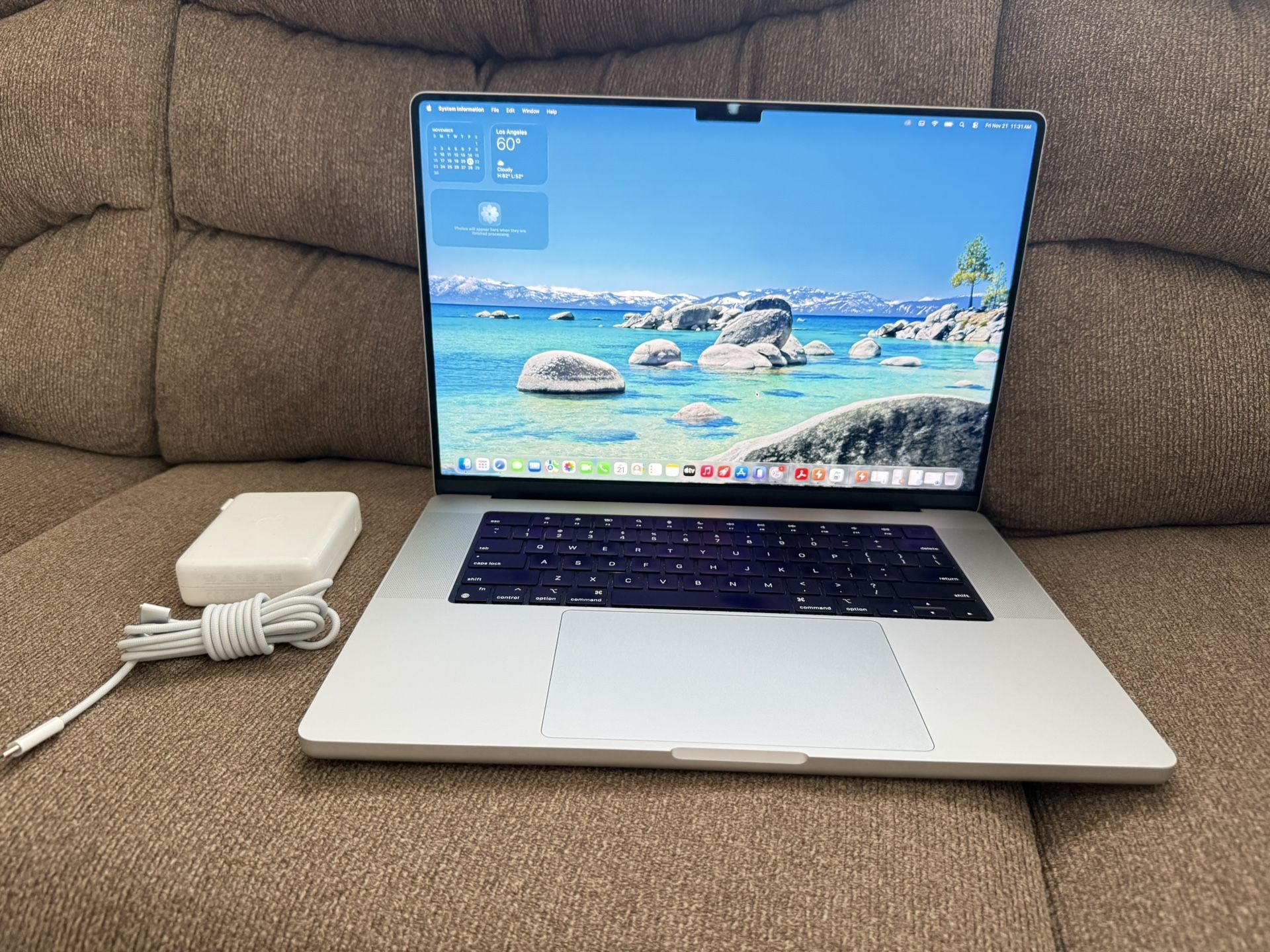 2021/2022 Apple MacBook Pro 16-Inch “M1 Max" 10 cores,32 cores GPU,64GB ram,1TB SSD,Great,fast