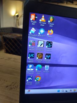 Dell - Like new - 2016-27 Windows 11 Pro office 365, Photoshop - $160