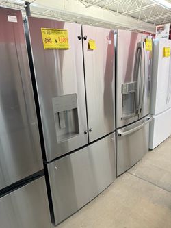 Stainless Steel French Door Refrigerator with Ice Dispenser