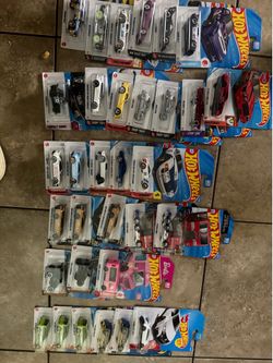 Lot of 60 hot wheels