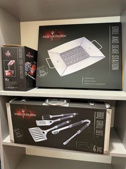 Hell’s  Kitchen grilling set with a Marinator