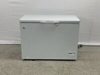 NSF 44" 10 Cu. Ft. Commercial Chest Freezer | XF-302