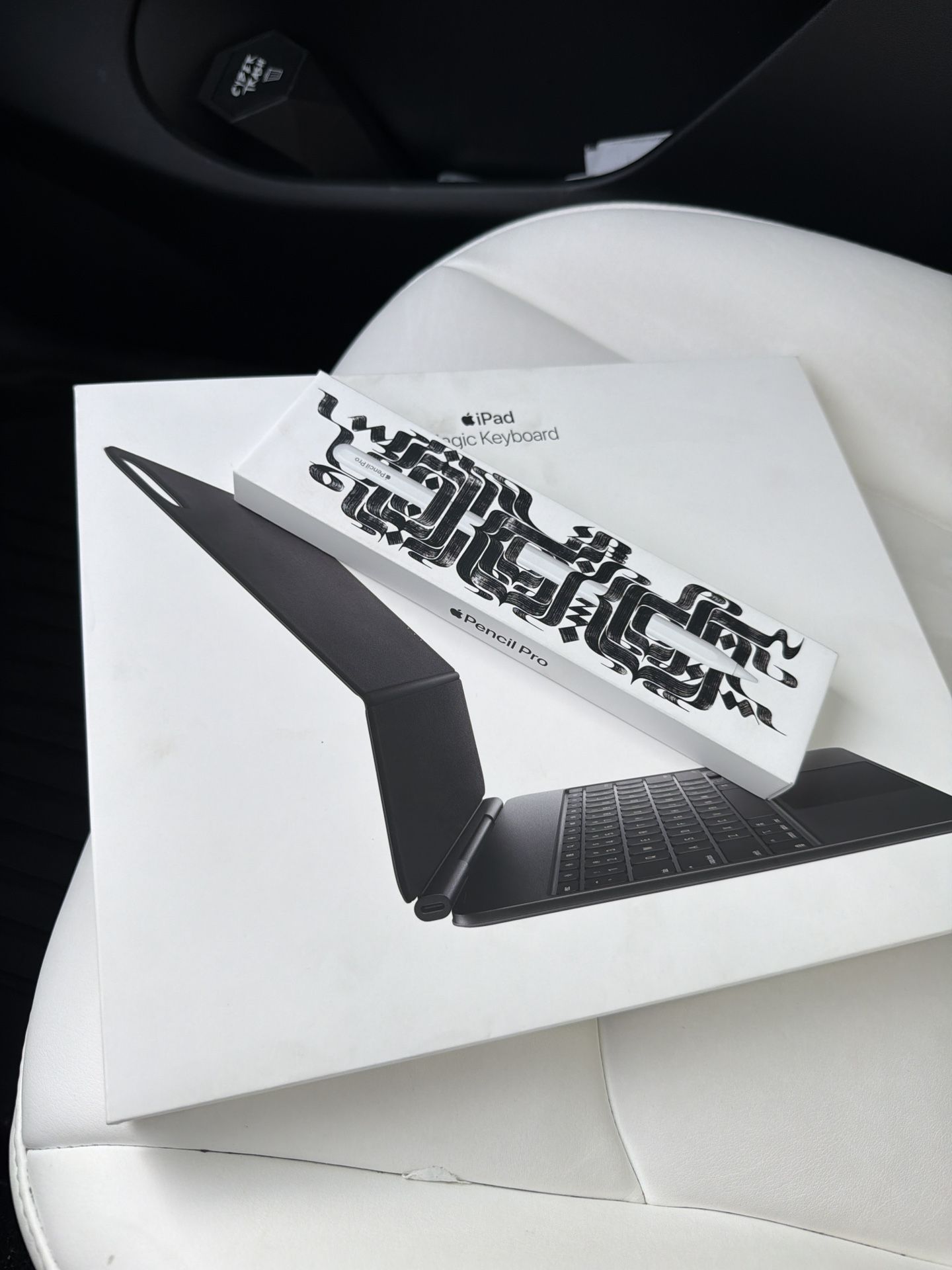 Magic key keyboard + Pencil For iPad 13-Inch (M4) (M5)