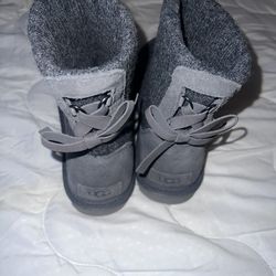 Women’s Uggz Size 8 