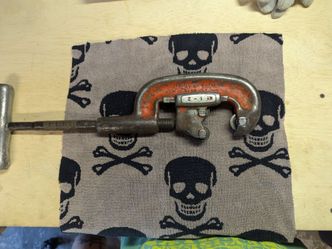Vintage Ridgid No. 2A Heavy Duty Pipe Cutter.