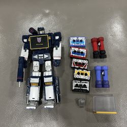 Transformers Masterpiece Soundwave