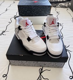 New Jordan Retro 4 Size 8.5
