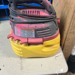 Emerson Stinger wet/Dry Vacuum