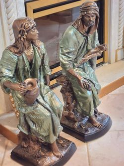 Set of 2 beautiful figurines 30 inch tall very heavy Resin materials