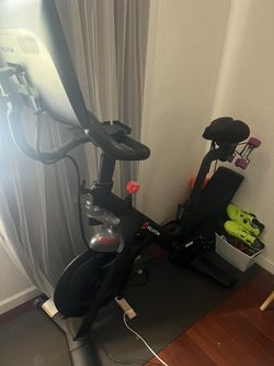 Pelaton Workout Bike