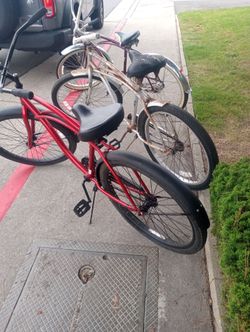 BEACH CRUISER MENS WOMEN'S ONLY 80 EACH!! BETTA HURRY! Women's beach cruisers are pretty fancy