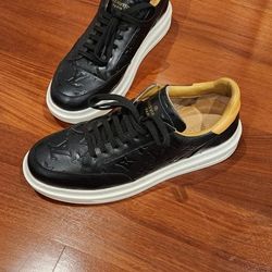Louis Vuitton Mens Sneakers Size 9