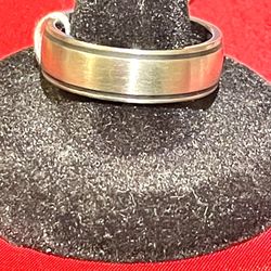 Men’s Silver Tone Band sz 12 