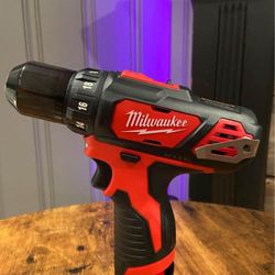 DRILL MILWAKEE M12 NEW TOOL ONLY 