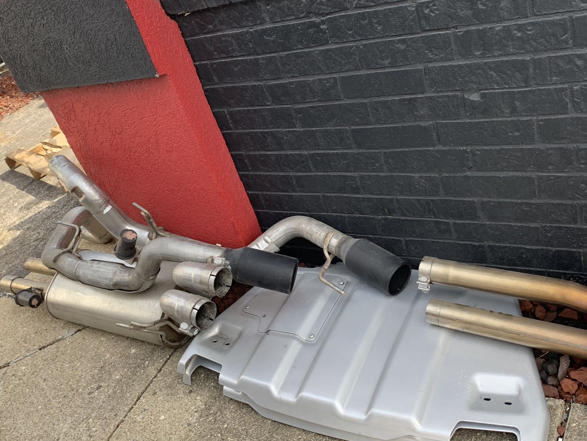 2015-19 f150 raptor 3.5 ecoboost exhaust catback system fits all ecoboost non raptor models too! Used for less than 5000 miles