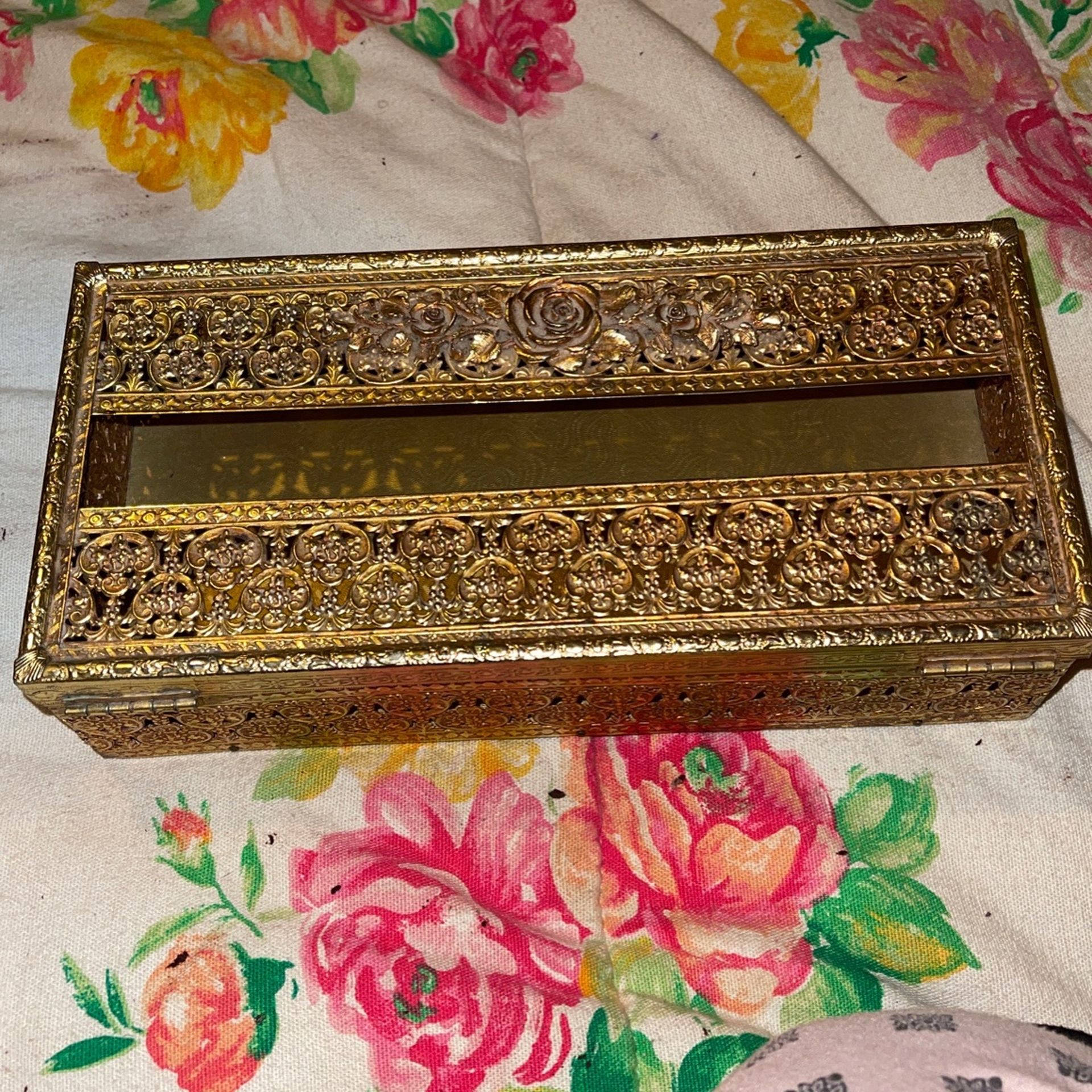 Vintage Filigree Tissue Box Cover