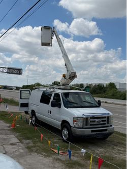 2008 Ford E350, BUCKET van