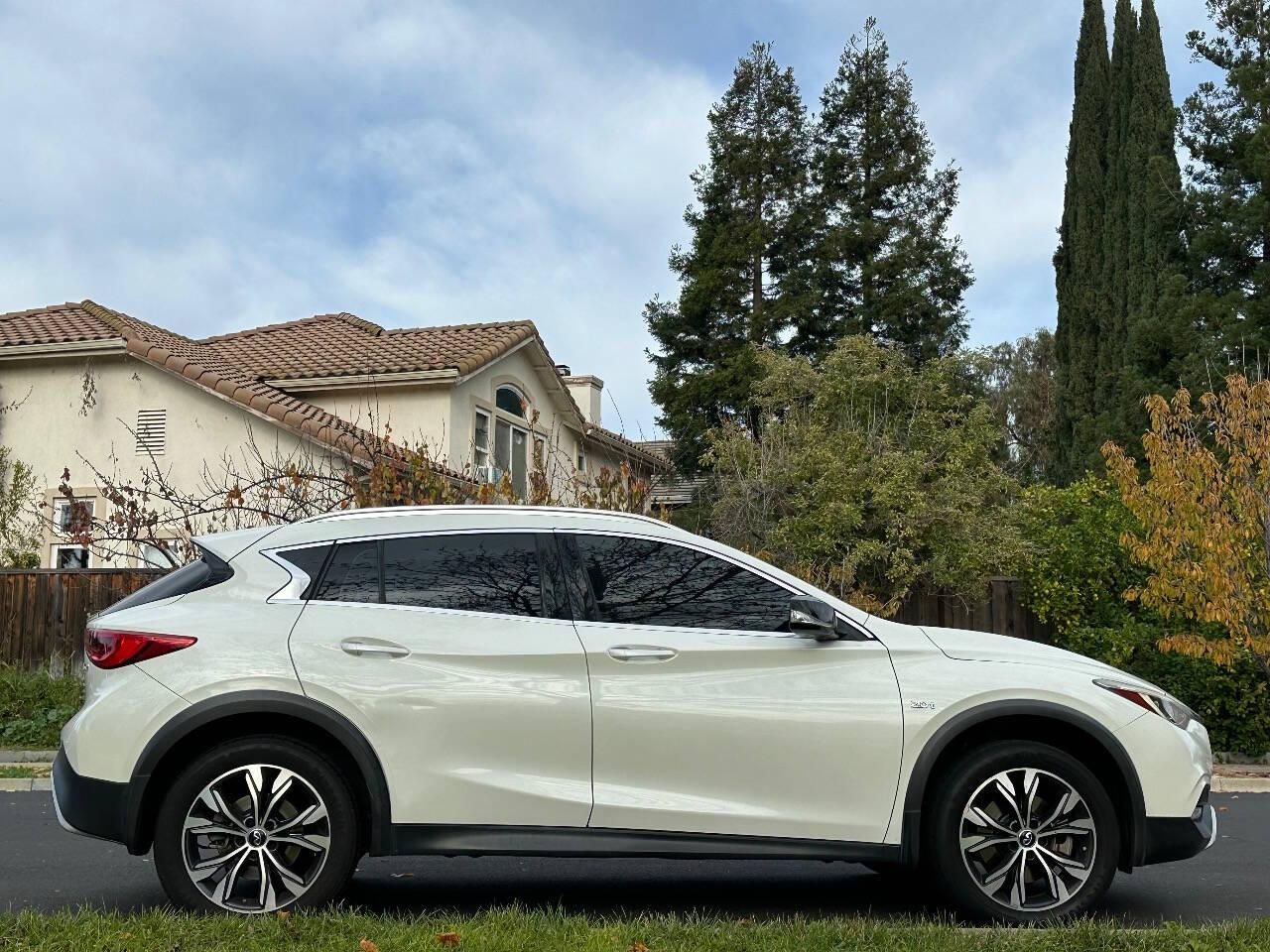 2018 INFINITI QX30