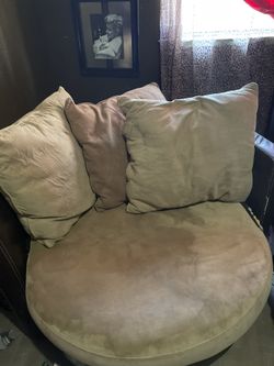 circle chair(NEED GONE)