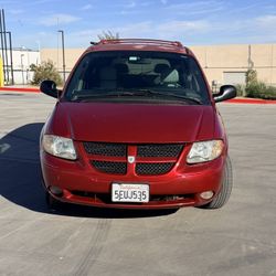 2005 Dodge Caravan! Starts Right Up! Driven Daily To Victorville! 