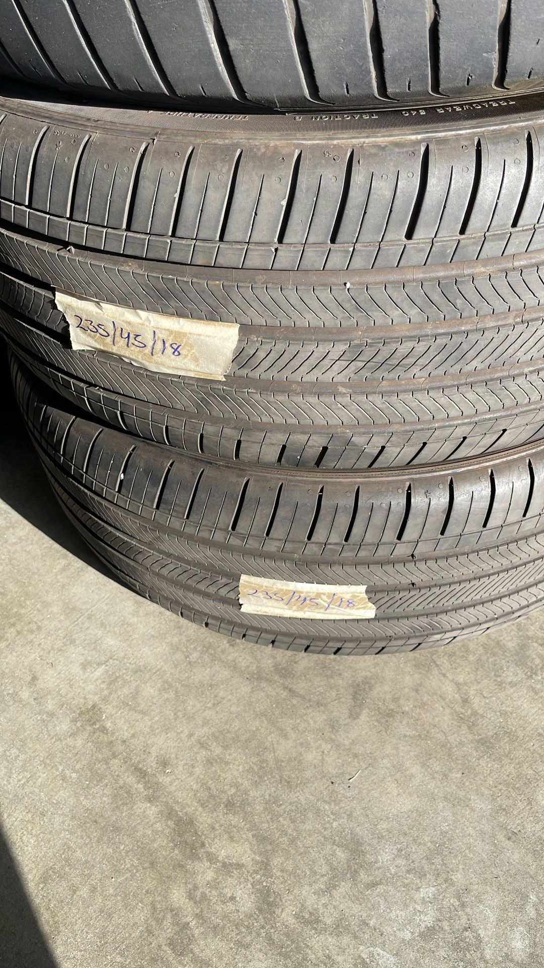 2 Llantas Michelin 235/45/18