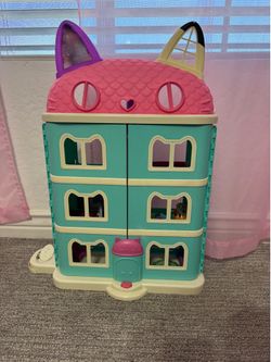 Gabby doll house