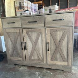 Dresser 